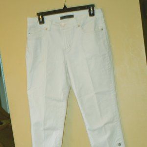 Nine West white jeans - size 6.